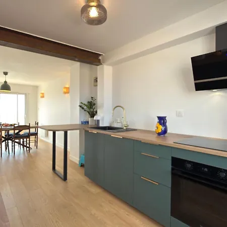 Sea View Duplex Apartament